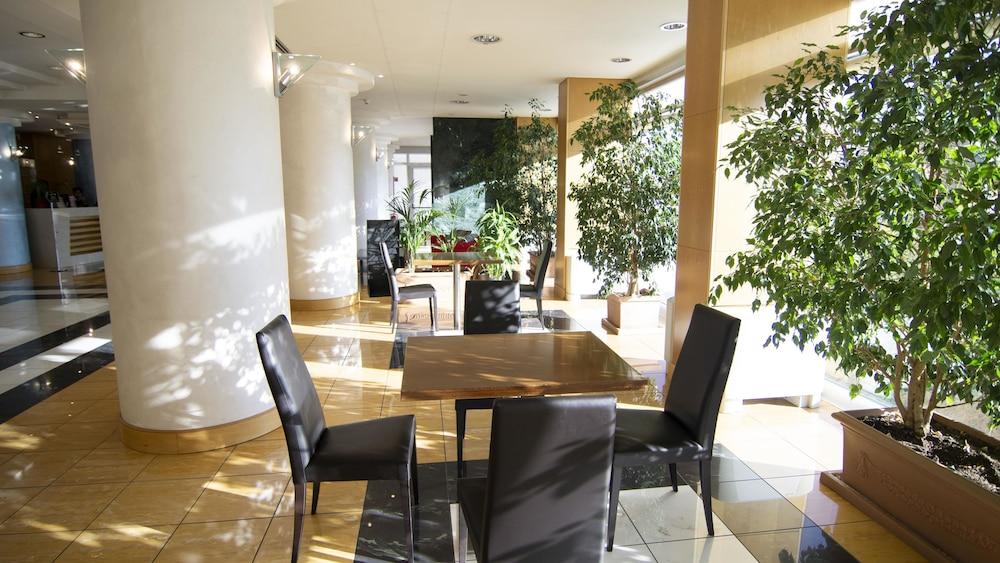 B&B Hotel Cuneo Cristal Exteriér fotografie