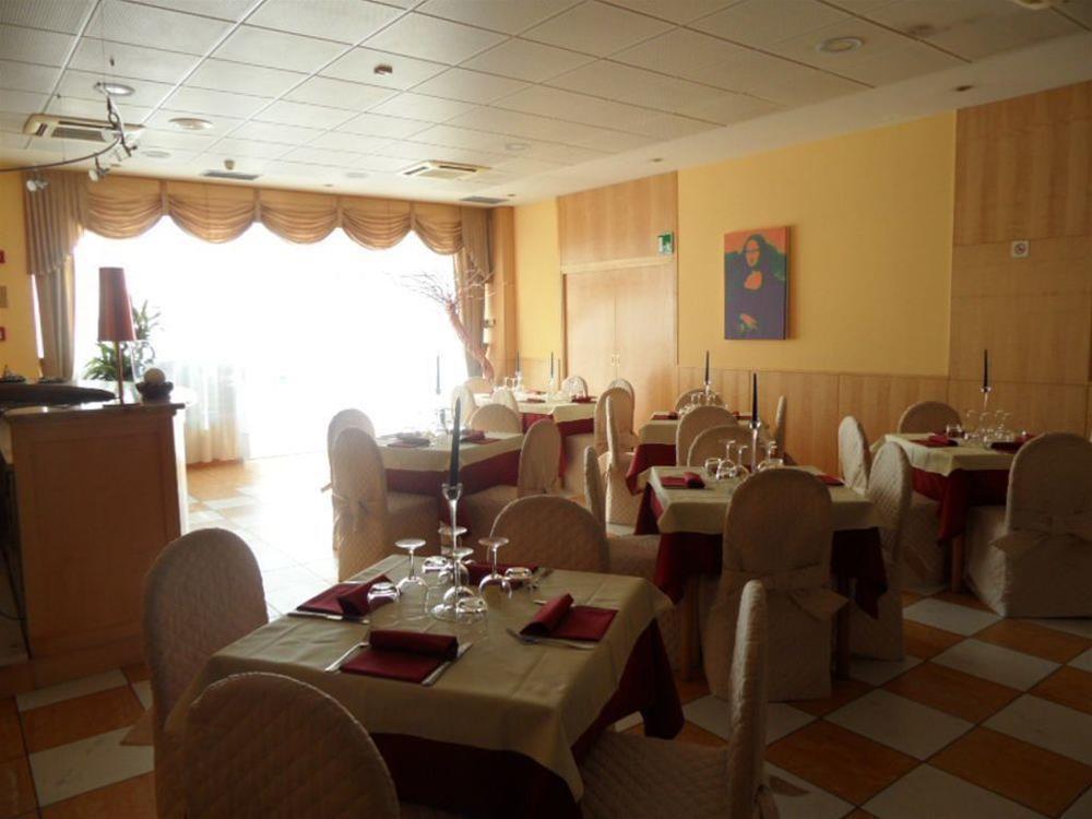 B&B Hotel Cuneo Cristal Exteriér fotografie